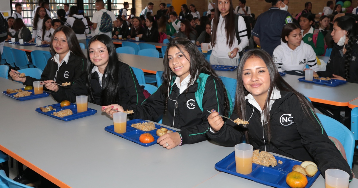 En el 2025 el Distrito fortalecerá el PAE en los colegios oficiales de Bogotá