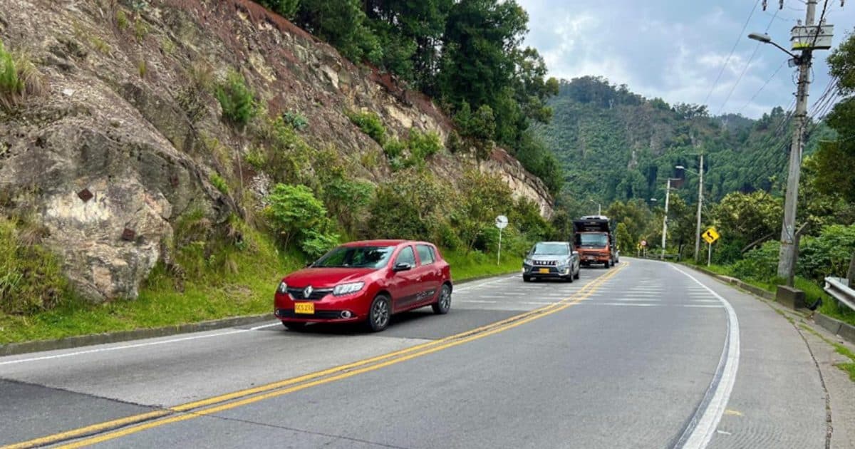 Movilidad en Bogotá cierre de carril en la Vía a La Calera por obras