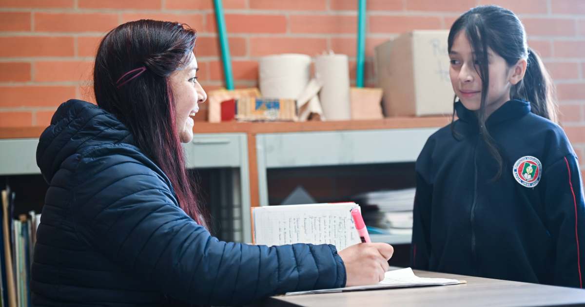 Pasos para descargar boletín escolar de un colegio público en Bogotá 