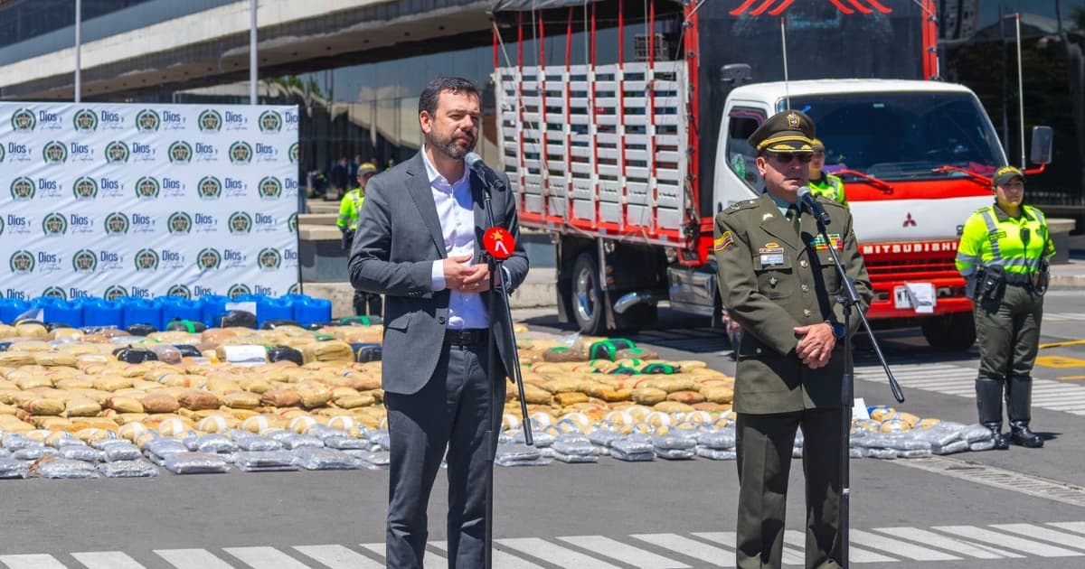 Policía incautó 2 toneladas de marihuana y químicos en Bogotá 