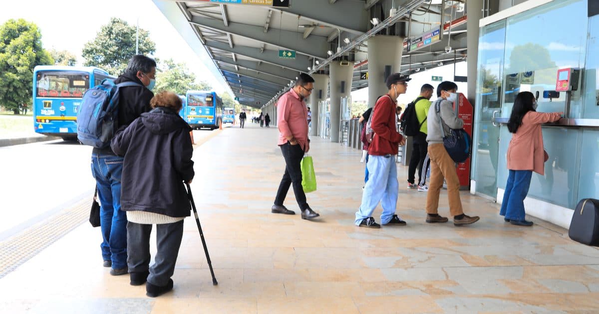 TransMilenio Bogotá pasos para personalizar la tarjeta TuLlave 2025