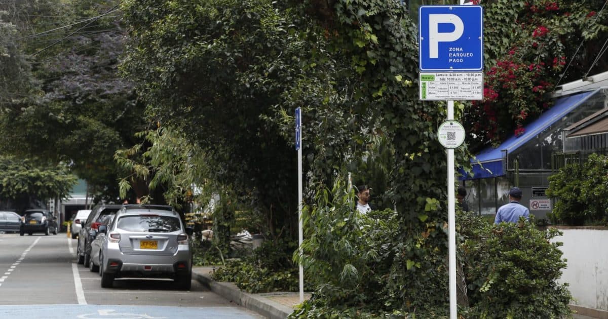 Movilidad en Bogotá pasos para usar las Zonas de Parqueo Pago en 2025