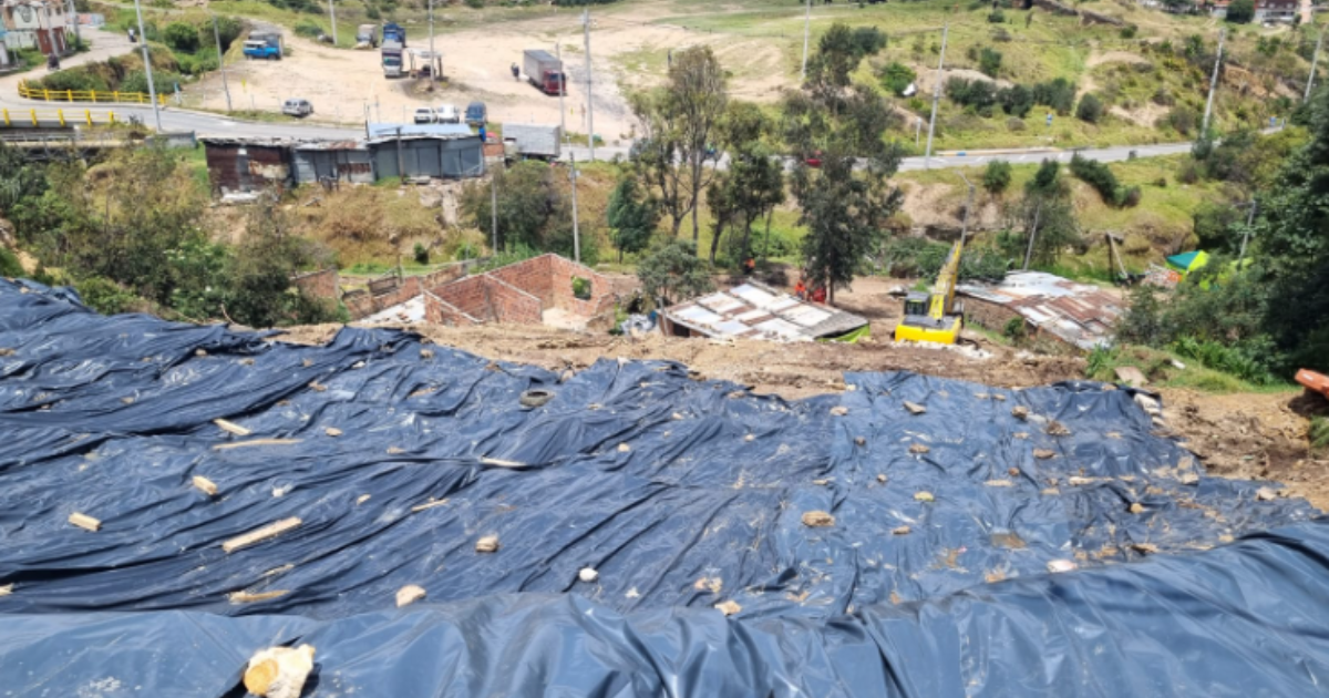 Barrio el Triunfo en Ciudad Bolívar en Bogotá es acompañado por IDIGER