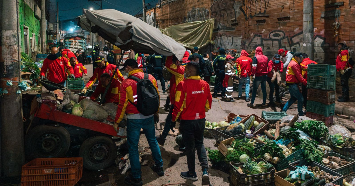 Decomisan 11 toneladas de comida en descomposición en Bogotá 