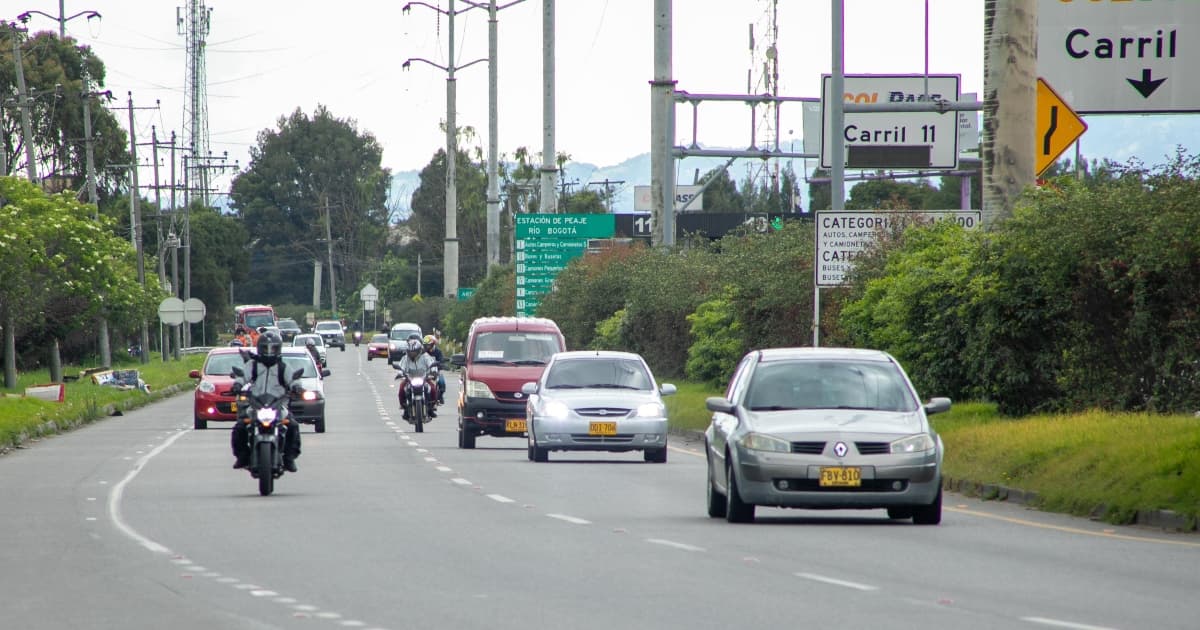 Pico y placa en Bogotá lunes 3 de marzo de 2025 particulares y taxis