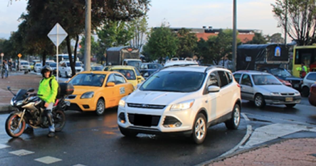 Pico y placa en Bogotá transporte especial en 1 al 31 de mayo 2025