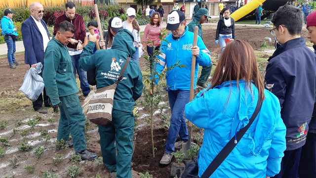 Jornada de plantación liderada por el Distrito - Foto: Jardín Botánico