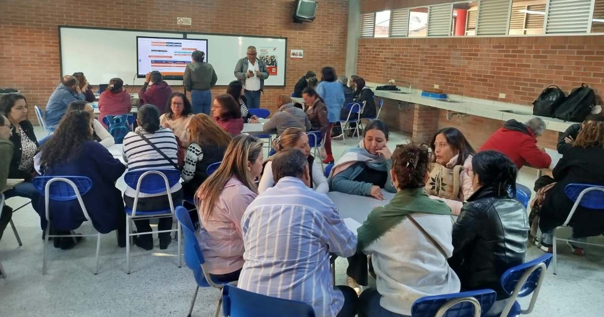 Taller para docentes de la Secretaría de Educación en Bogotá 2025 