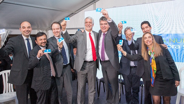 Firma del convenio para hacer el metro en Bogotá entre Gobierno nacional y local.