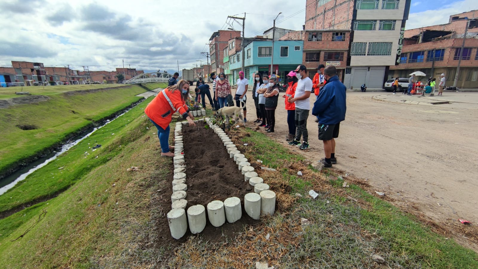 Canal 38 Sur de la localidad de Kennedy vuelve a la vida - FOTO: Prensa Empresa de Acueducto de Bogotá