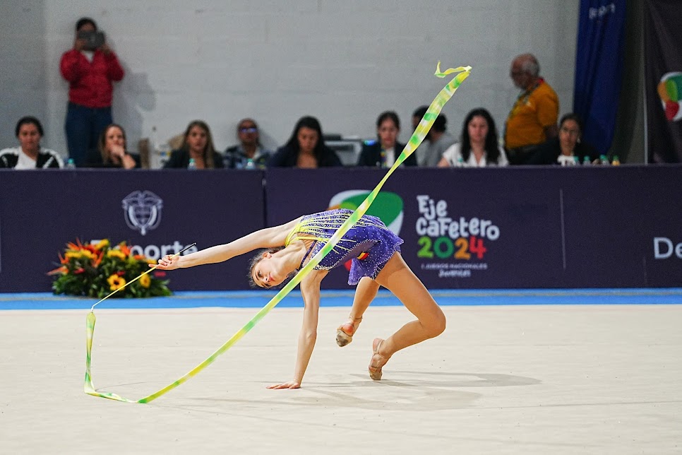 Adriana Zuleta es oro en gimnasia rítmica