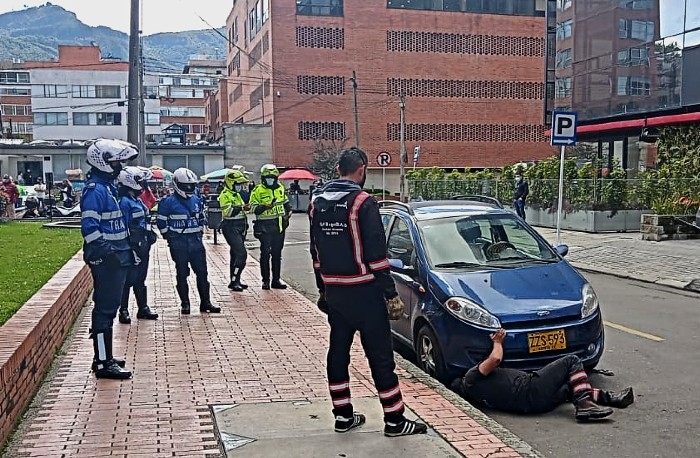 Agentes de Tránsito Civiles junto a la Policía de Tránsito