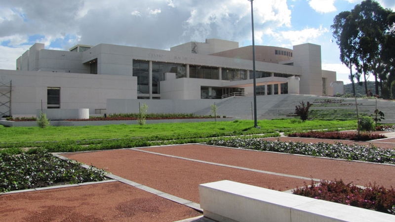 Biblioteca Julio Mario Santo Domingo