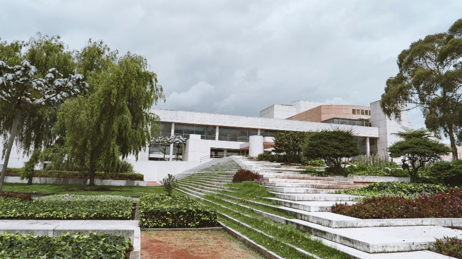 Biblioteca Pública Julio Mario Santo Domingo