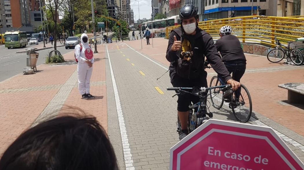 Ciclista y perro