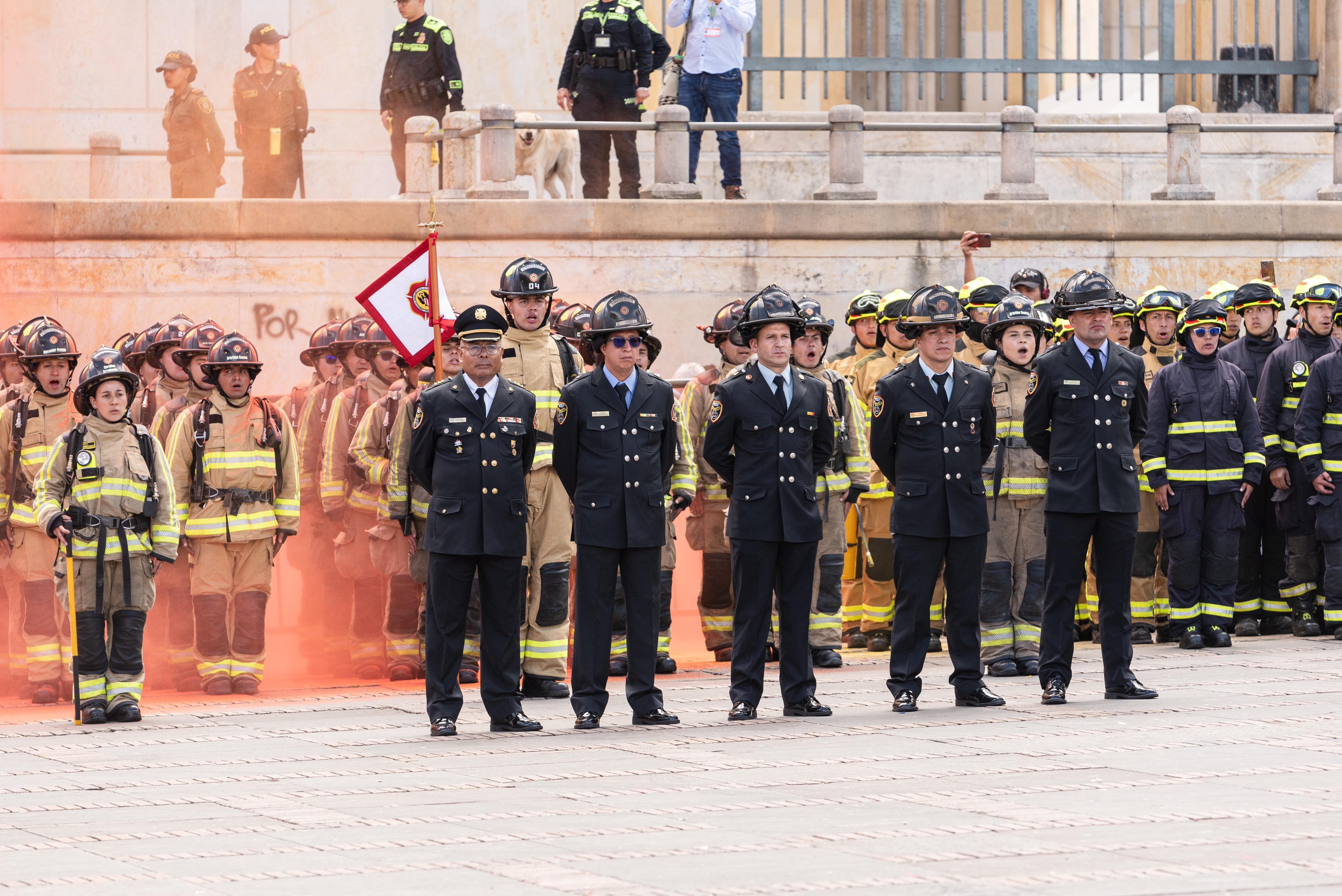 Bomberos Oficiales de Bogotá conmemora sus 129 años de existencia