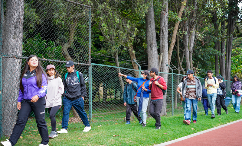 Caminata por el Parque zonal Ciudad Montes