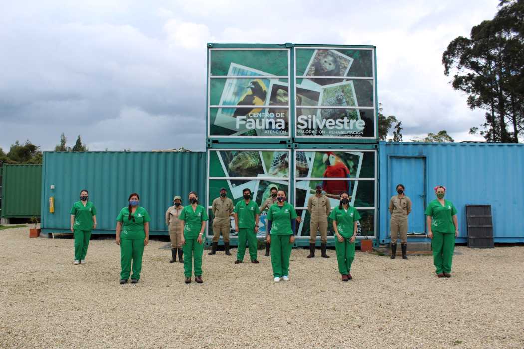 Imagen de parte del equipo de trabajo en el Centro de Fauna