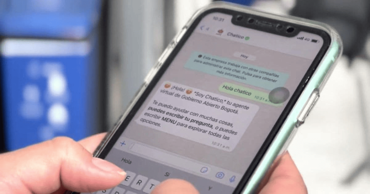 Usuario de WhatsApp hace consulta a Chatico