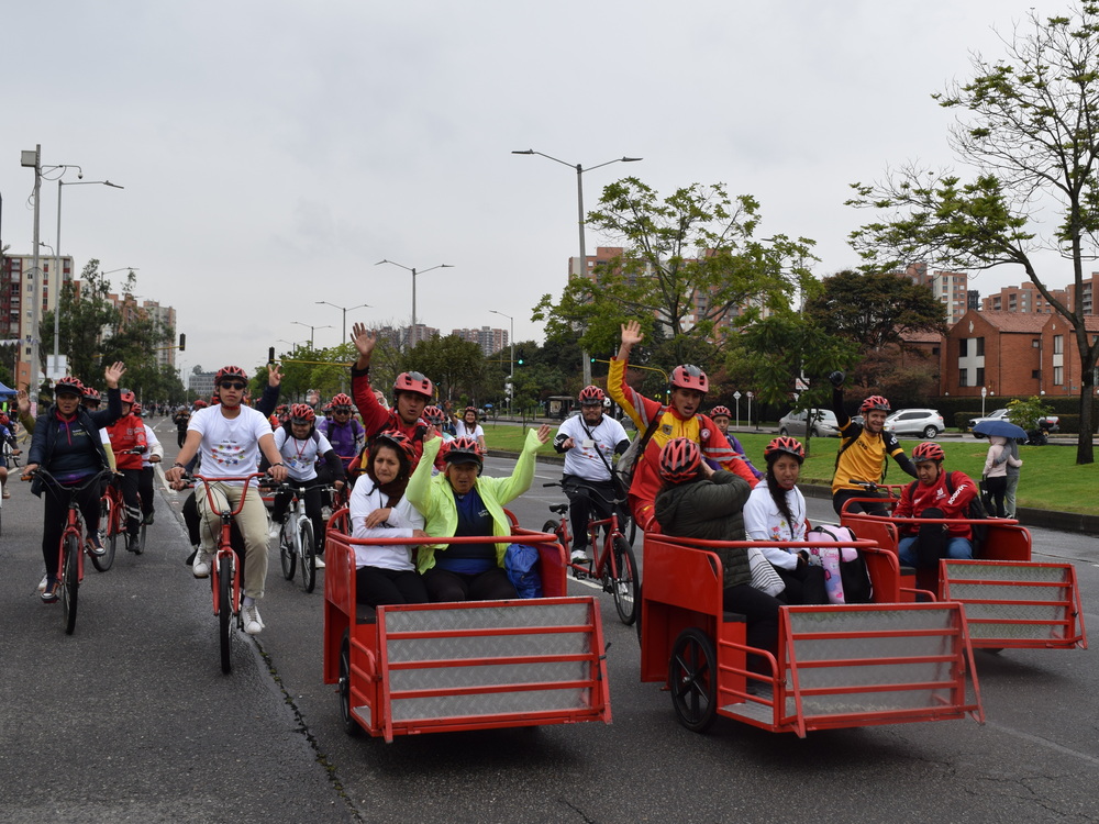 Ciclopaseo día de los niños y mes de la discapacidad