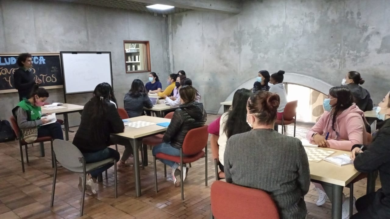 mujeres en clase