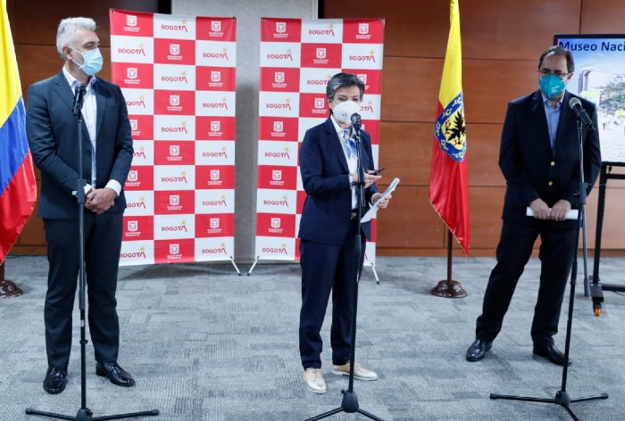 Alcaldesa Claudia López junto al director del IDU y el Secretario de Movilidad.