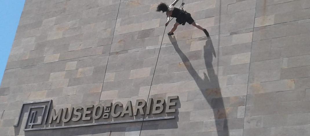 Danza Aérea. Cuerpo vertical Nivel básico en arnés