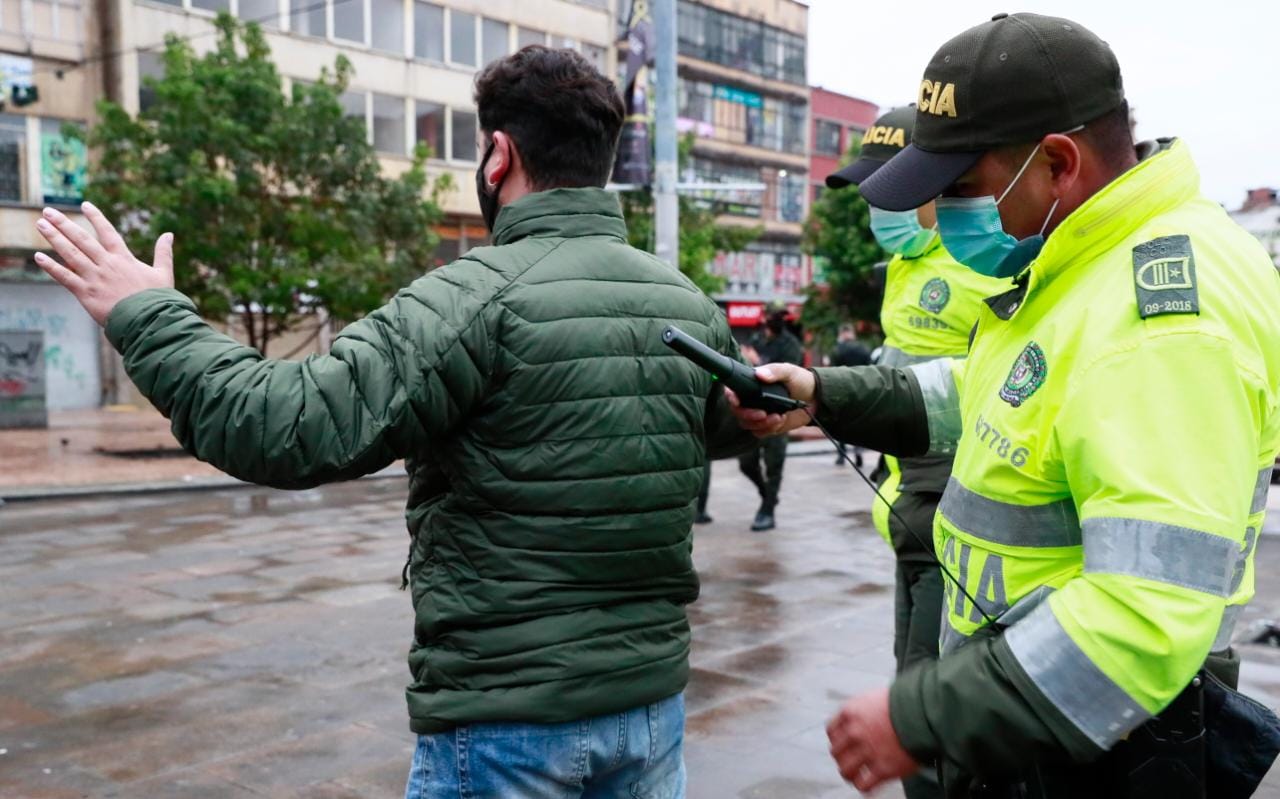 En la Plaza La Mariposa fueron probados los nuevos detectores de metales- FOTO: Consejería de Comunicaciones