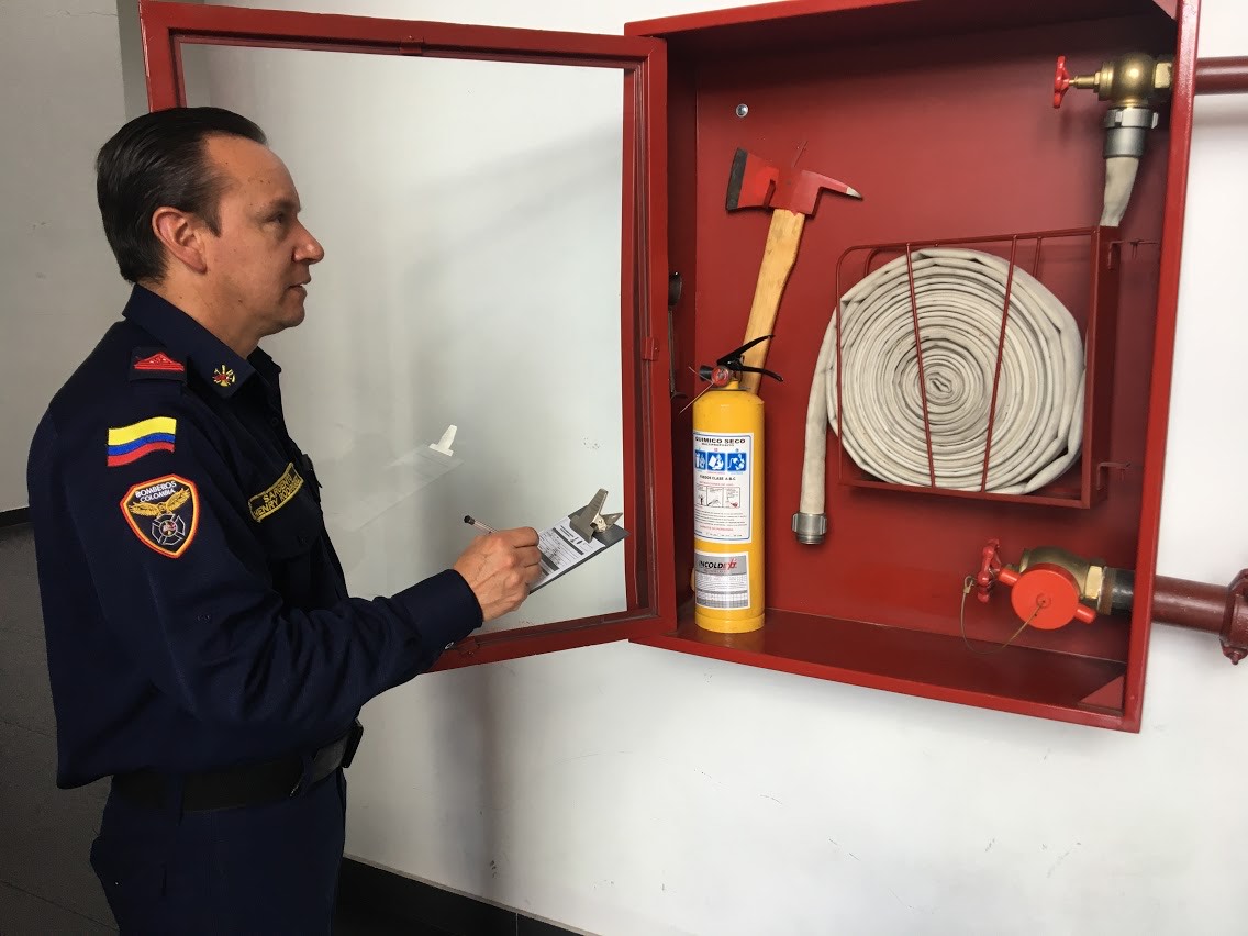 Bomberos reanuda inspecciones a establecimientos de comercio - FOTO: Prensa Bomberos de Bogotá