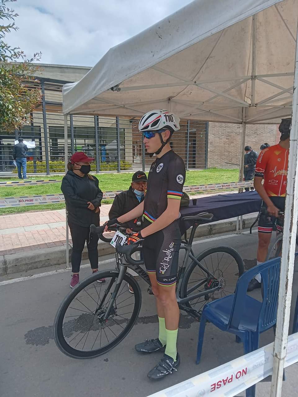 Juan David Acevedo recupera su bicicleta  - Foto: Archivo personal/Juan David Acevedo