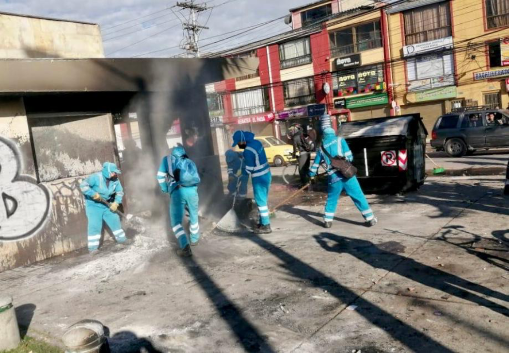 Jornada de limpieza tras disturbios - Foto: UAESP