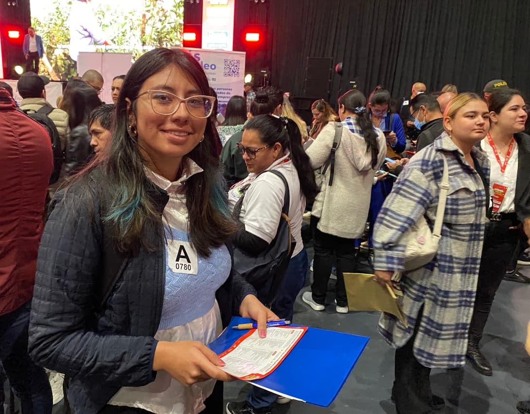 Megaferia de Empleo en Bogotá 2025 Movistar Arena con 15.000 vacantes historia de Mónica Sanabria