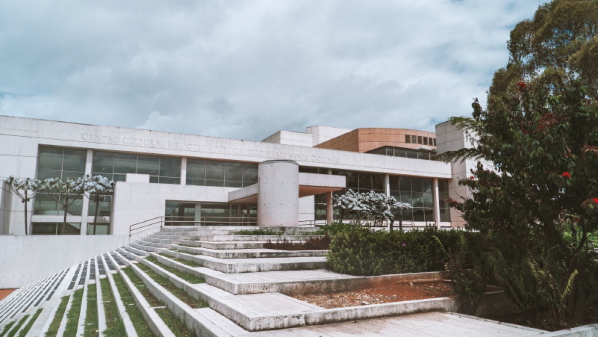 Biblioteca Pública Julio Mario Santo Domingo