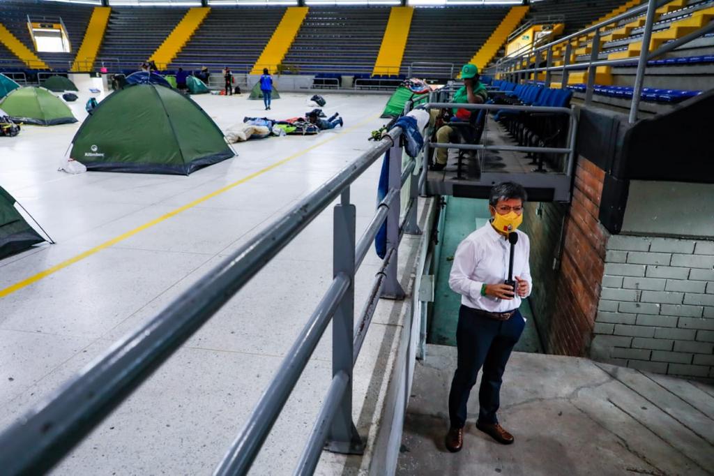 Alcaldesa en las instalaciones del palacio de los deportes