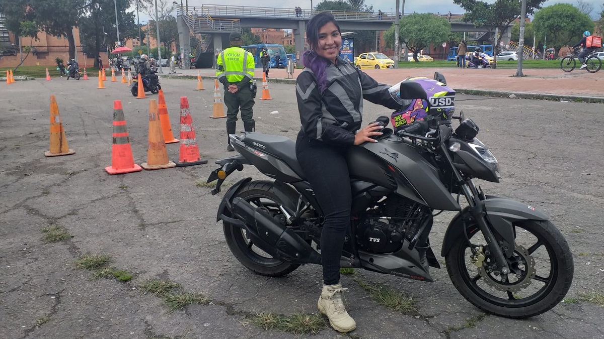 Cómo se desarrollan los cursos gratuitos para motociclistas en Bogotá