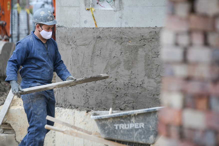 Obras de colegios públicos se reanudaron con todas las medidas de bioseguridad - Foto: Comunicaciones Secretaría de Educación