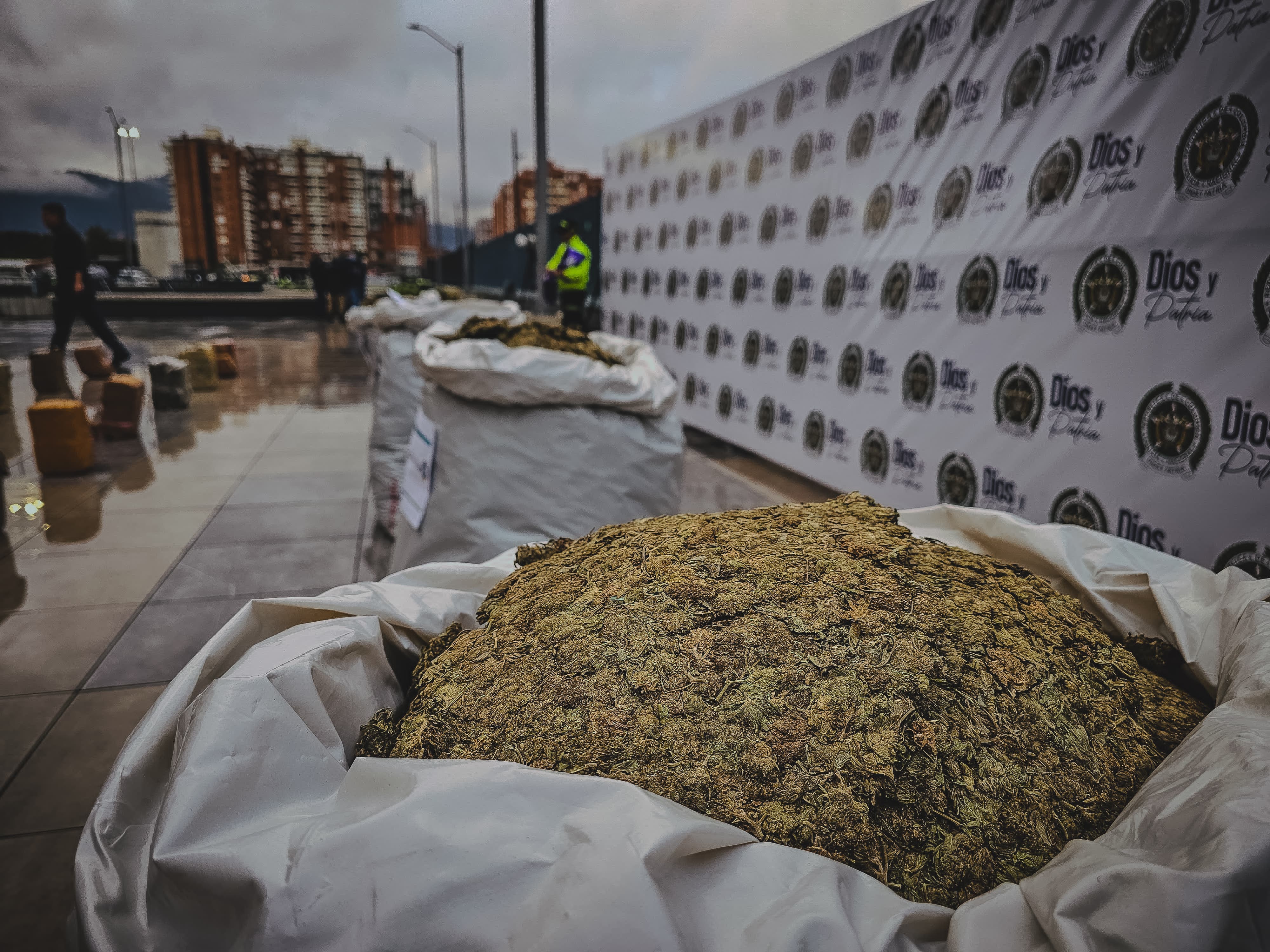 Policía incautó cerca de una tonelada de marihuana en ollas de Bogotá 