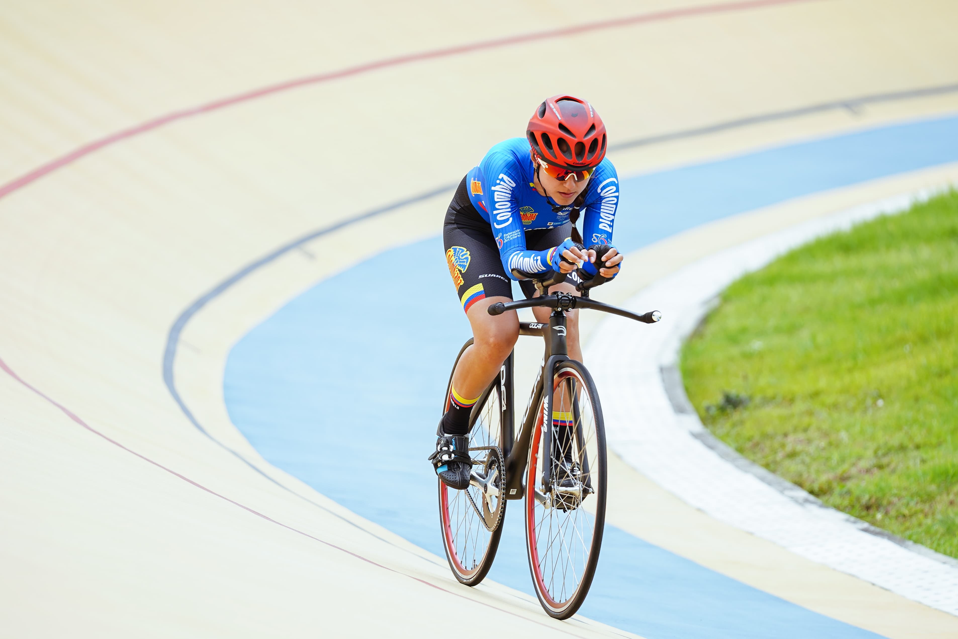 Paula Andrea Ossa Veloza representante en el paracycling del Equipo Bogotá