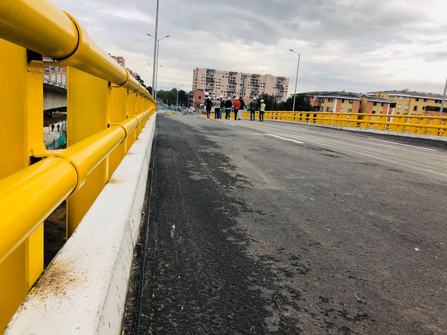 El 15 de septiembre se habilitan cuatro carriles del puente José Celestino Mutis - Foto: Comunicaciones IDU