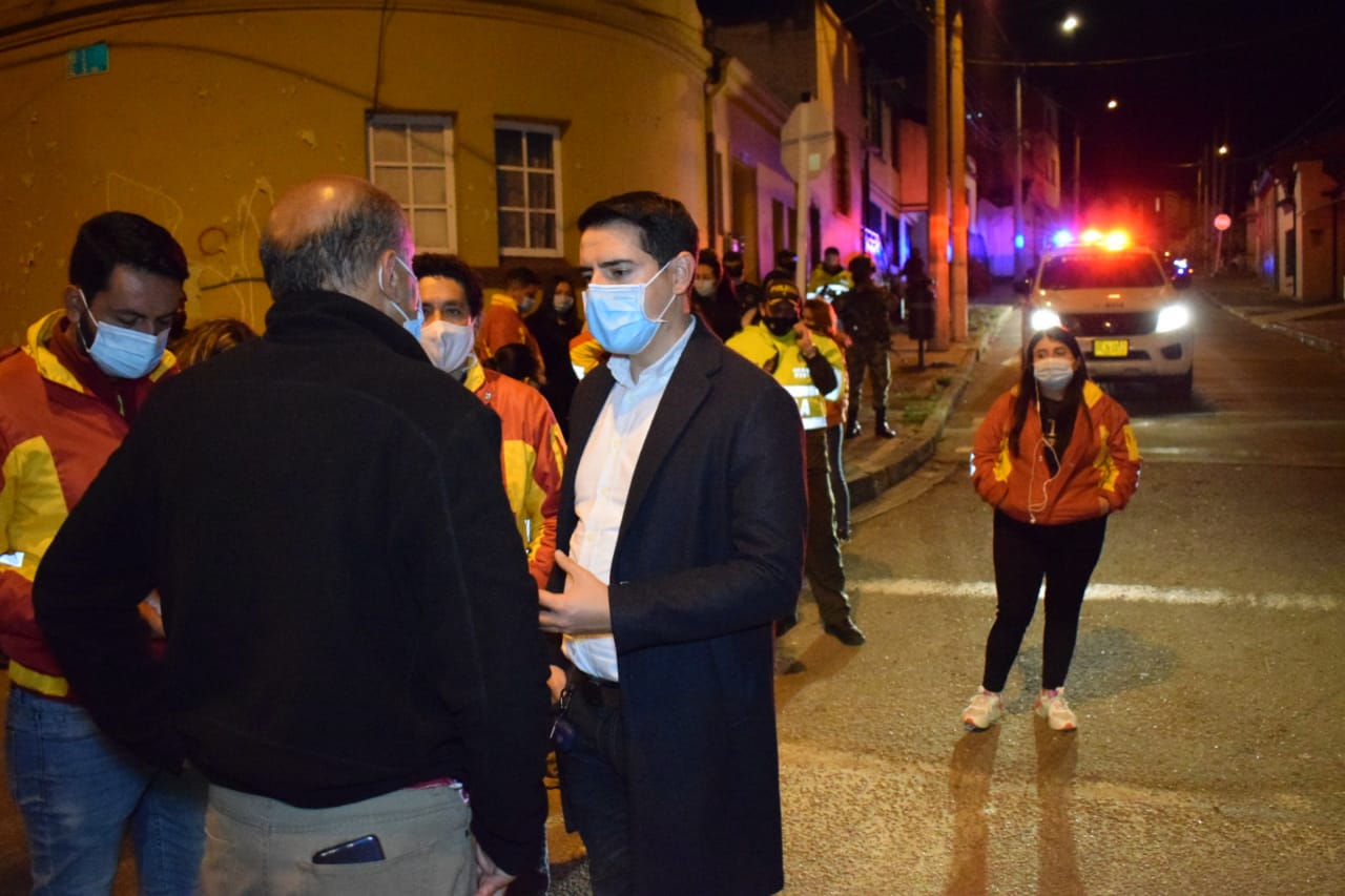 Alcaldía Local de San Cristóbal llega con las autoridades al barrio Santa Ana. FOTO: Prensa Alcaldía de San Cristóbal