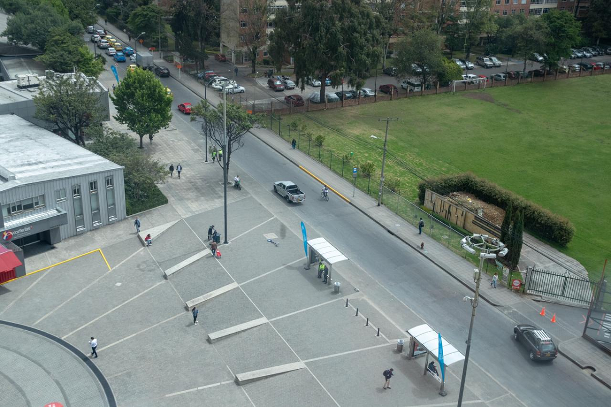 Una de las zonas de espacio público renovada por Corferias