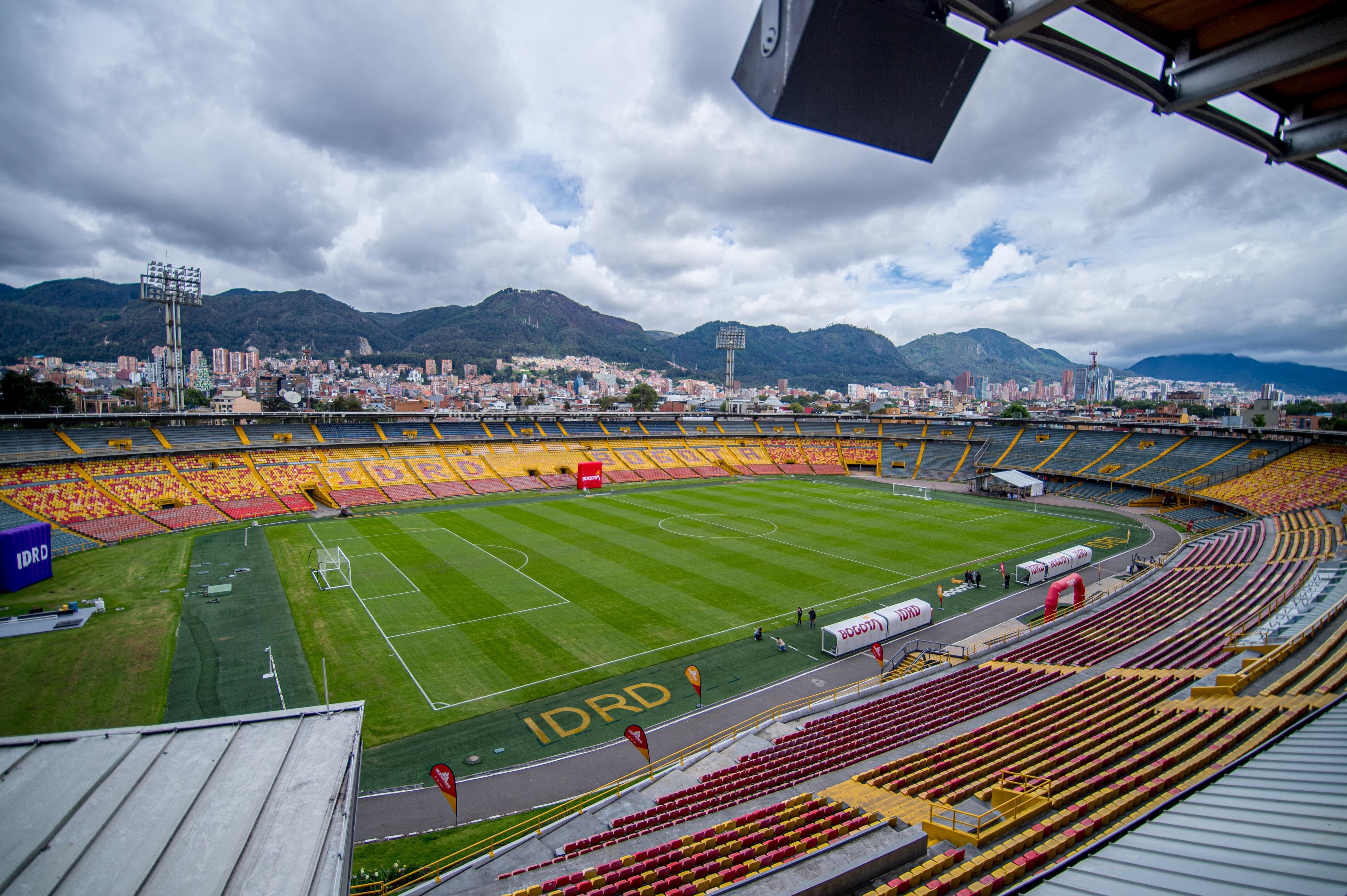 Santa Fe vs Bucaramanga en Bogotá_ Galán pide acceso a hinchas búcaros