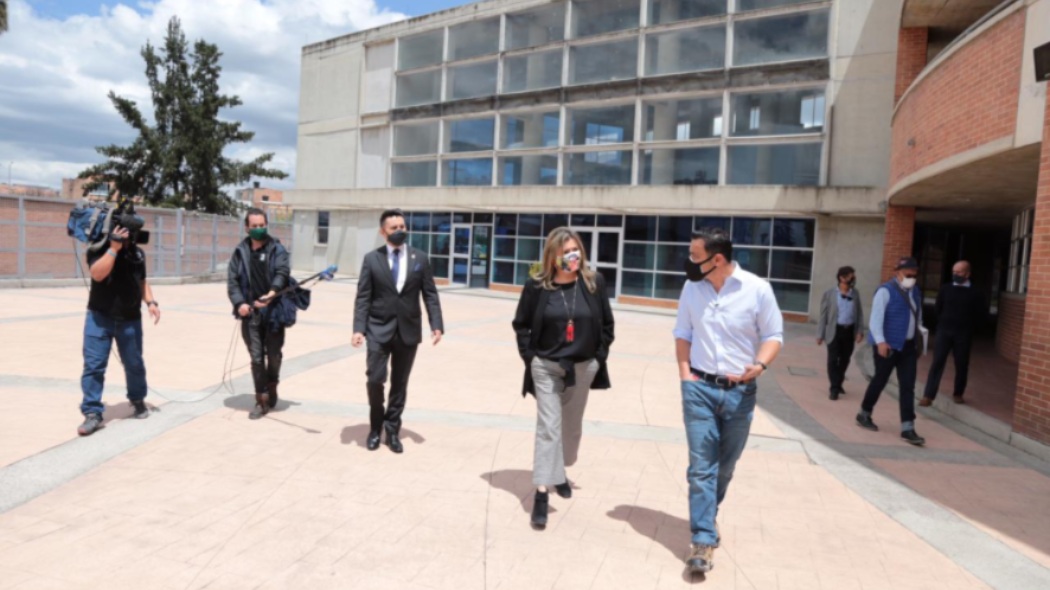 Secretaria en el Olaya Herrera