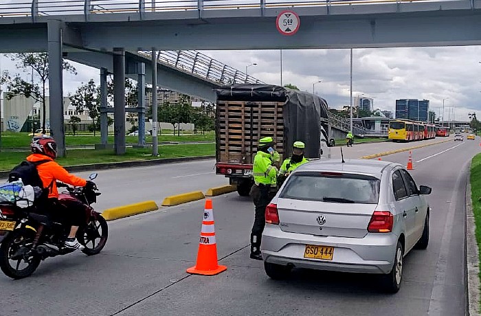 Mujeres de la policía de tránsito.