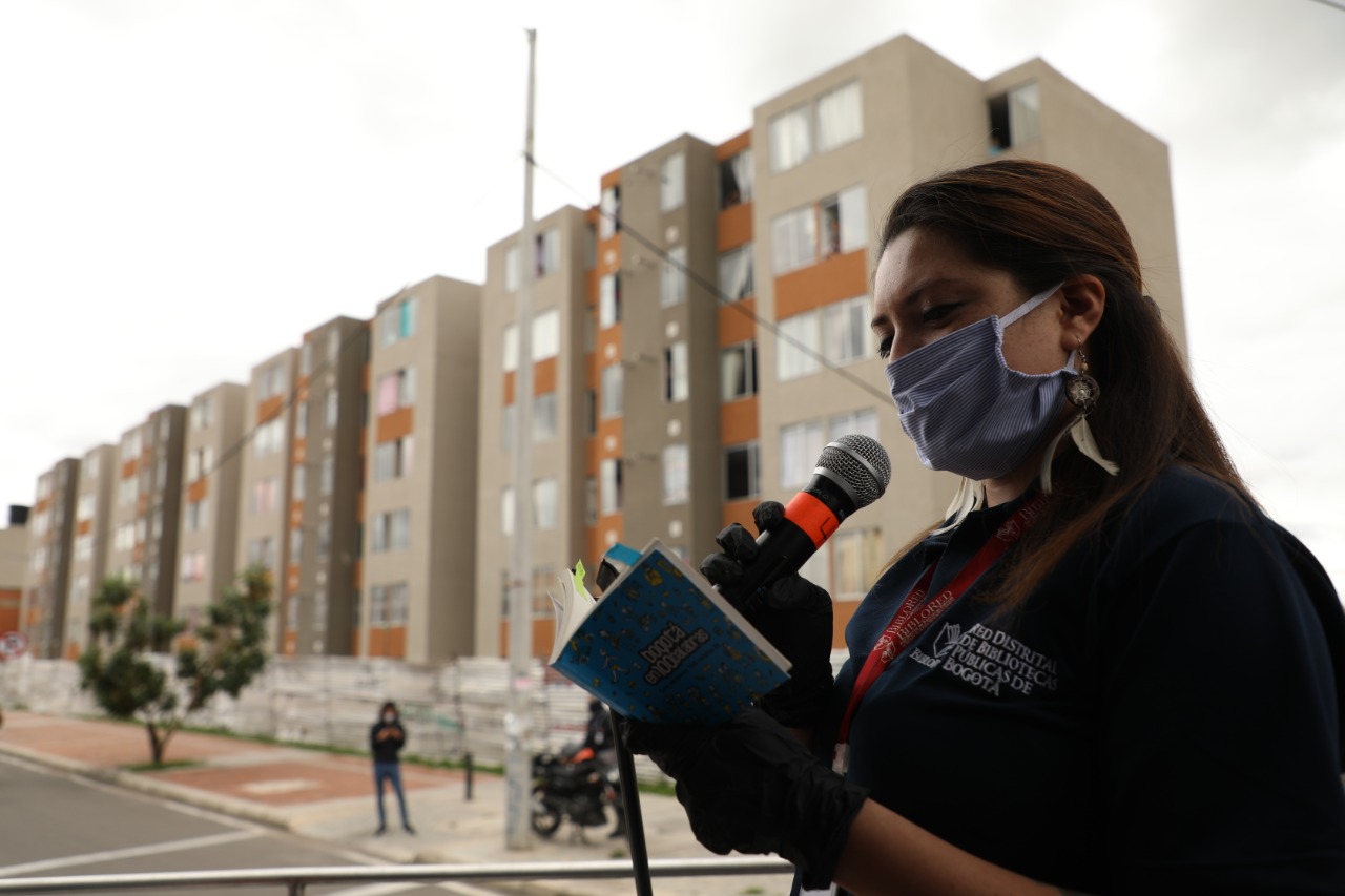 Non-conventional reading spaces and the Digital Library of Bogota