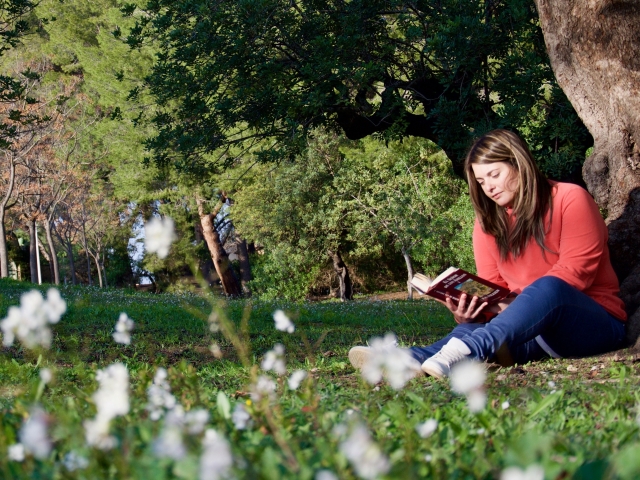 El programa voces en el parque en las bibliotecas de la ciudad