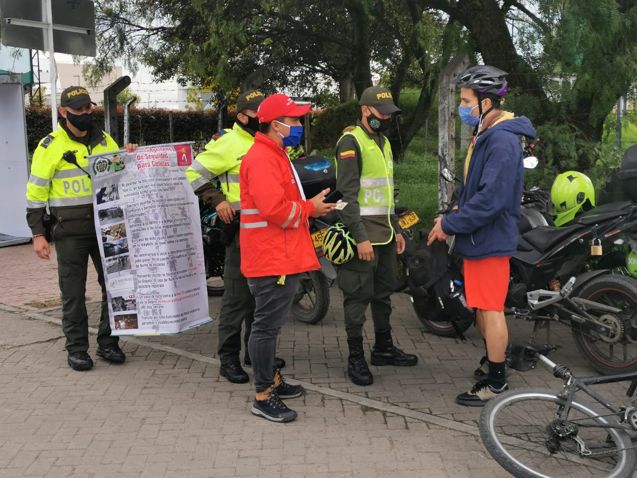 Trabajo de los gestores de convivencia en la cuarentena - FOTO: Camilo Gamarra