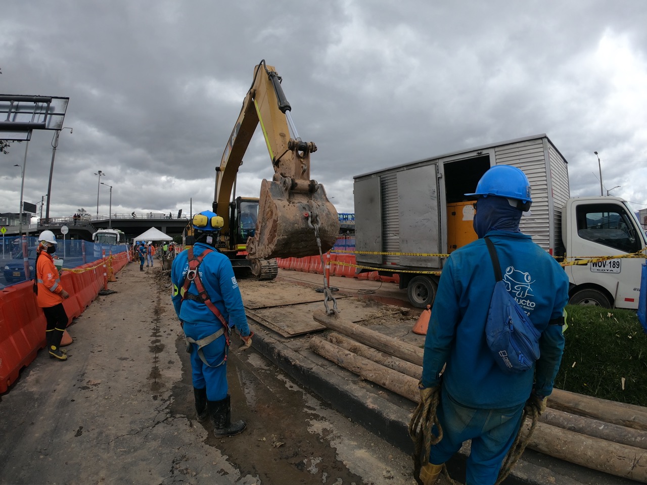 Traslado de redes del acueducto para darle paso al metro de Bogotá - FOTO: Prensa Acueducto de Bogotá