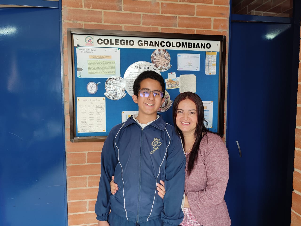 Estudiante y acudiente del colegio gran colombiano.