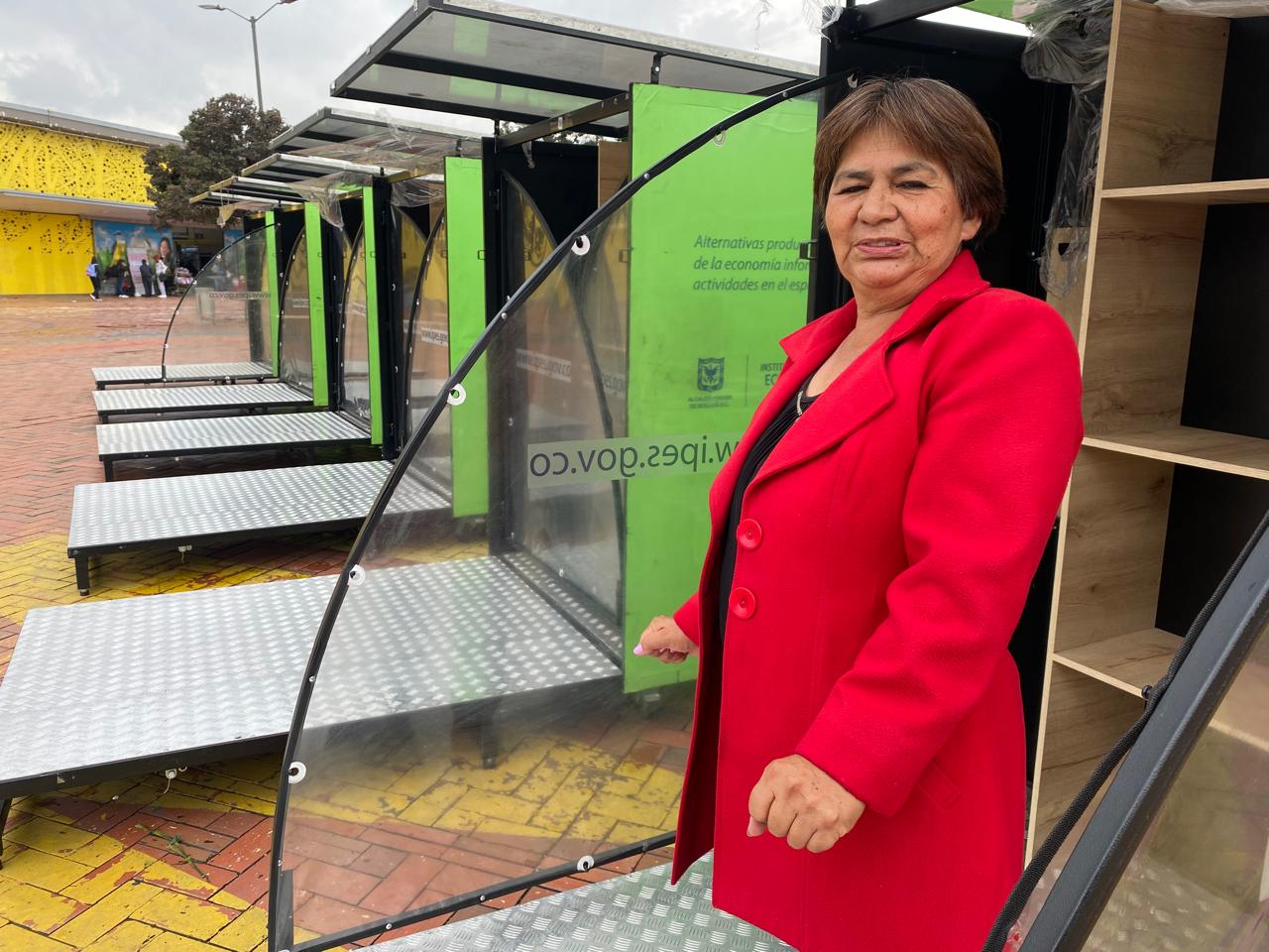 Vendedora informal en Feria de las Madres